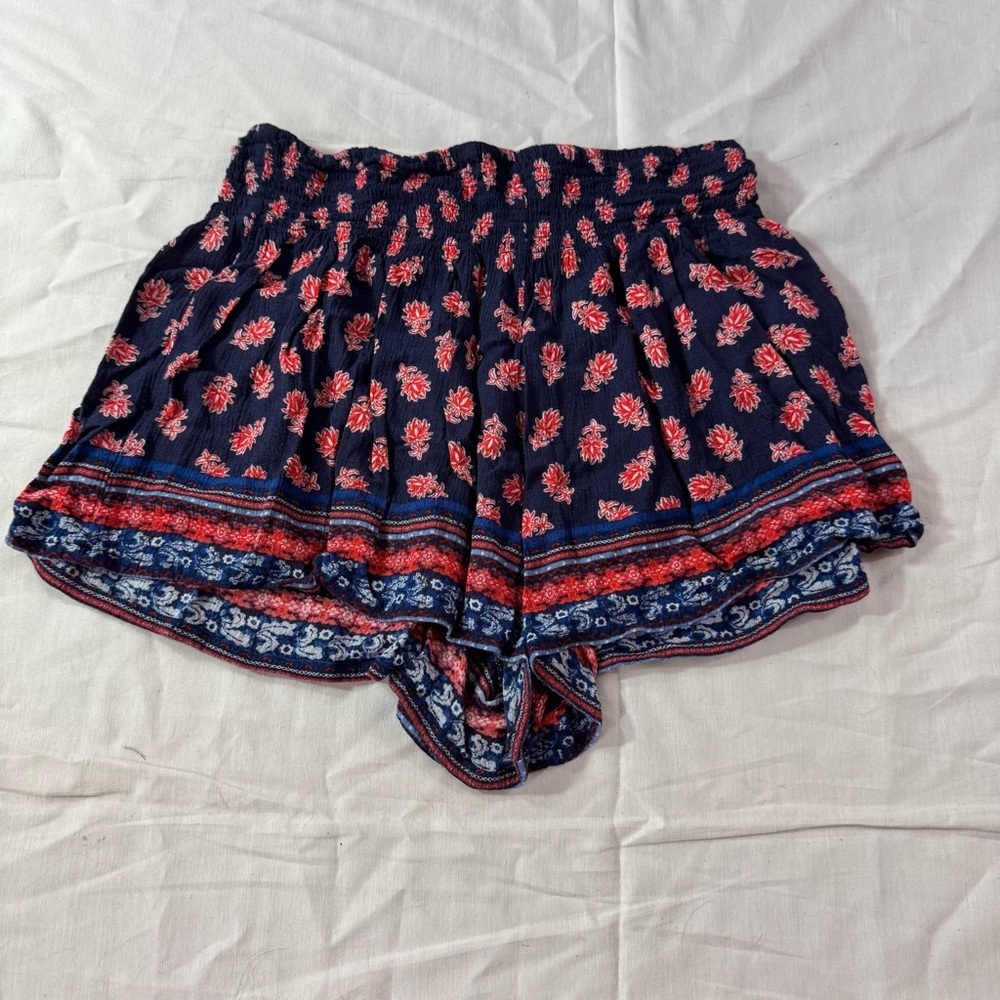 101. Xhilaration High Waist Blue and Red Shorts (M)